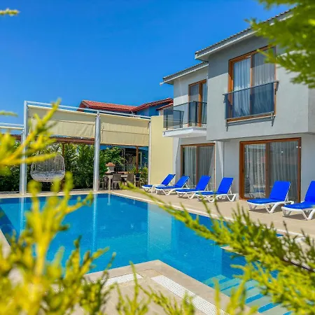 Star Villa, Oezel Havuzlu, فيلة